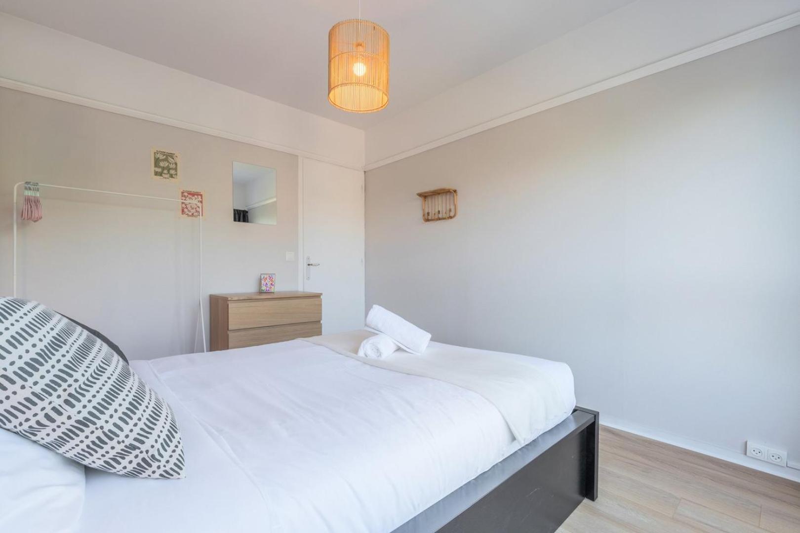 Spacious 3 Bedroom Apartment & Private Parking! Lambersart Eksteriør billede