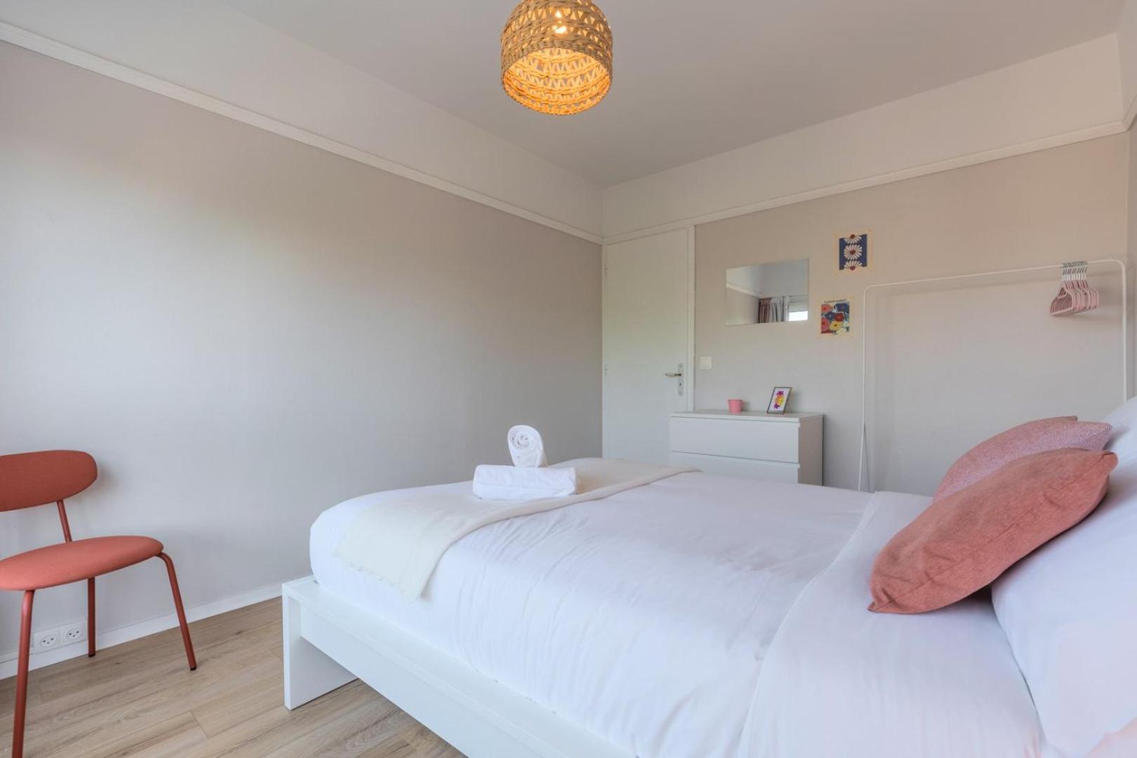 Spacious 3 Bedroom Apartment & Private Parking! Lambersart Eksteriør billede