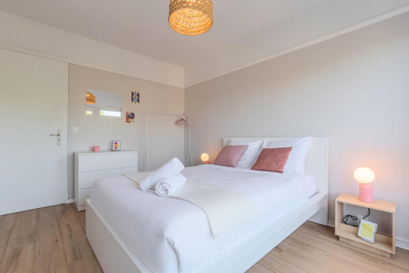 Spacious 3 Bedroom Apartment & Private Parking! Lambersart Eksteriør billede