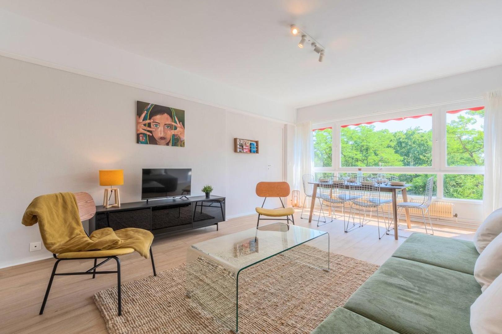 Spacious 3 Bedroom Apartment & Private Parking! Lambersart Eksteriør billede